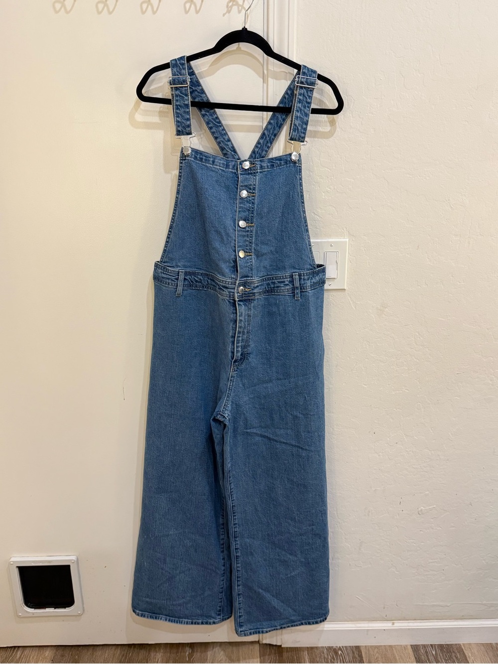 Universal Thread Light Blue Denim Jeans
